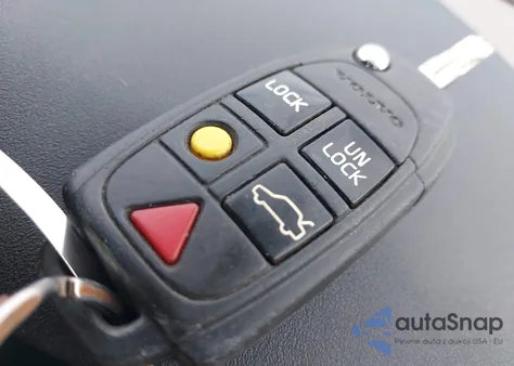 2008 Volvo S60 2.5T z USA, uszkodzony, nr VIN YV1RS592982693065